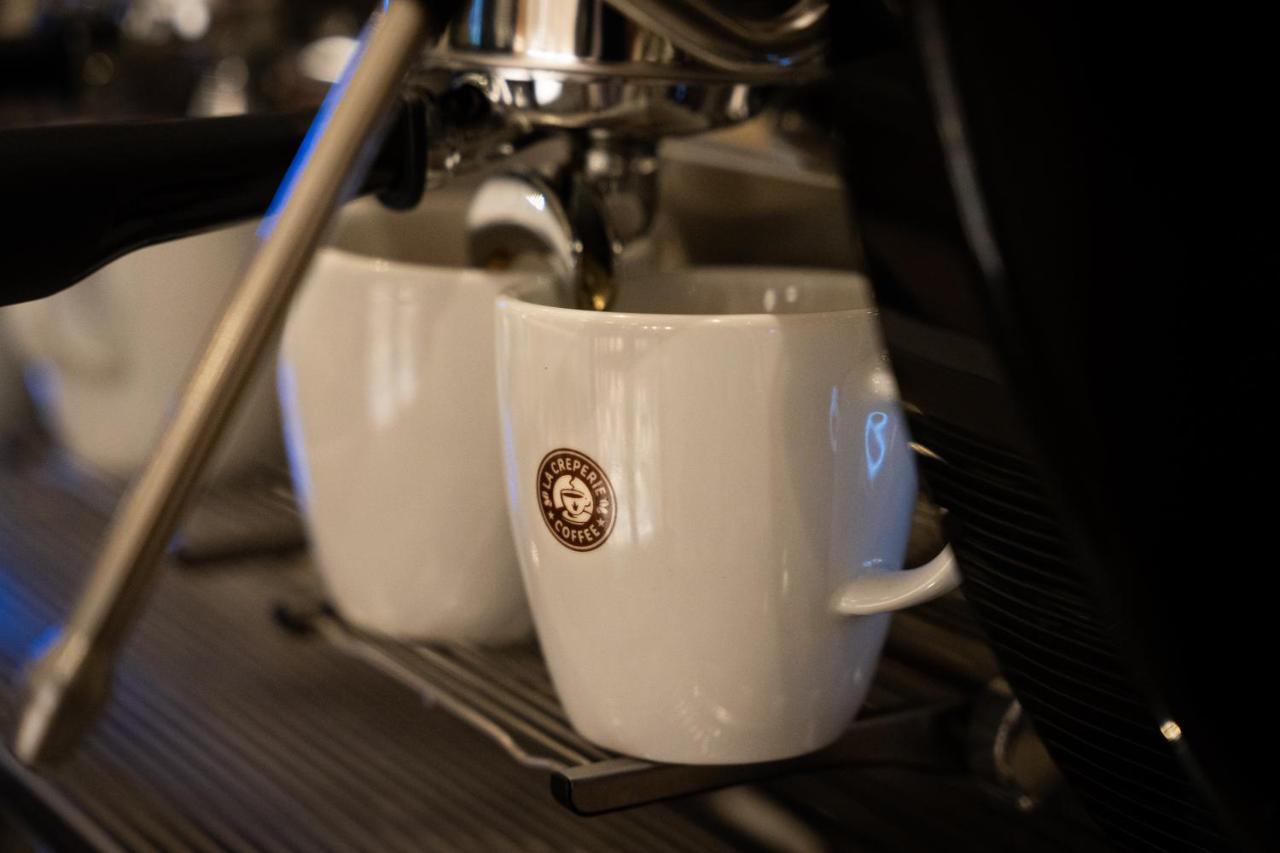 คาริบ ดีลักซ์ ปรินเซส - ออล อินครูซีฟ Hotel ปุนตากานา ภายนอก รูปภาพ A coffee machine making espresso
