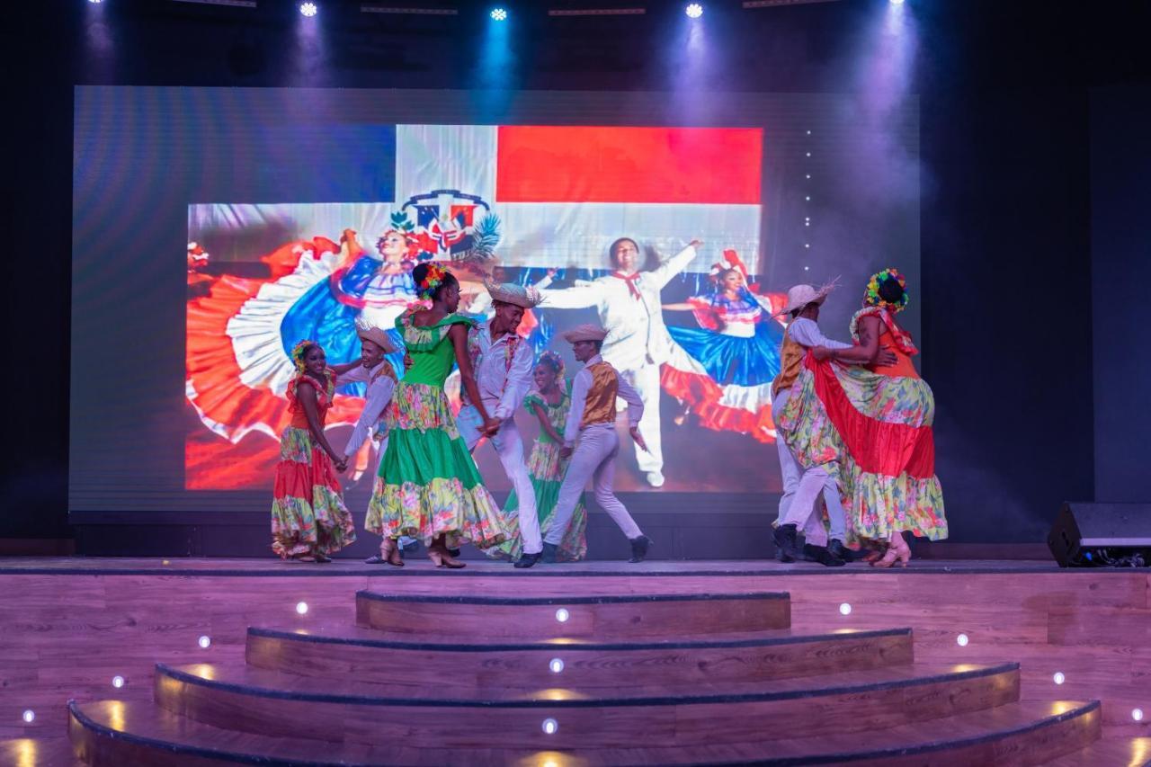 คาริบ ดีลักซ์ ปรินเซส - ออล อินครูซีฟ Hotel ปุนตากานา ภายนอก รูปภาพ Dancers from the Dominican Republic