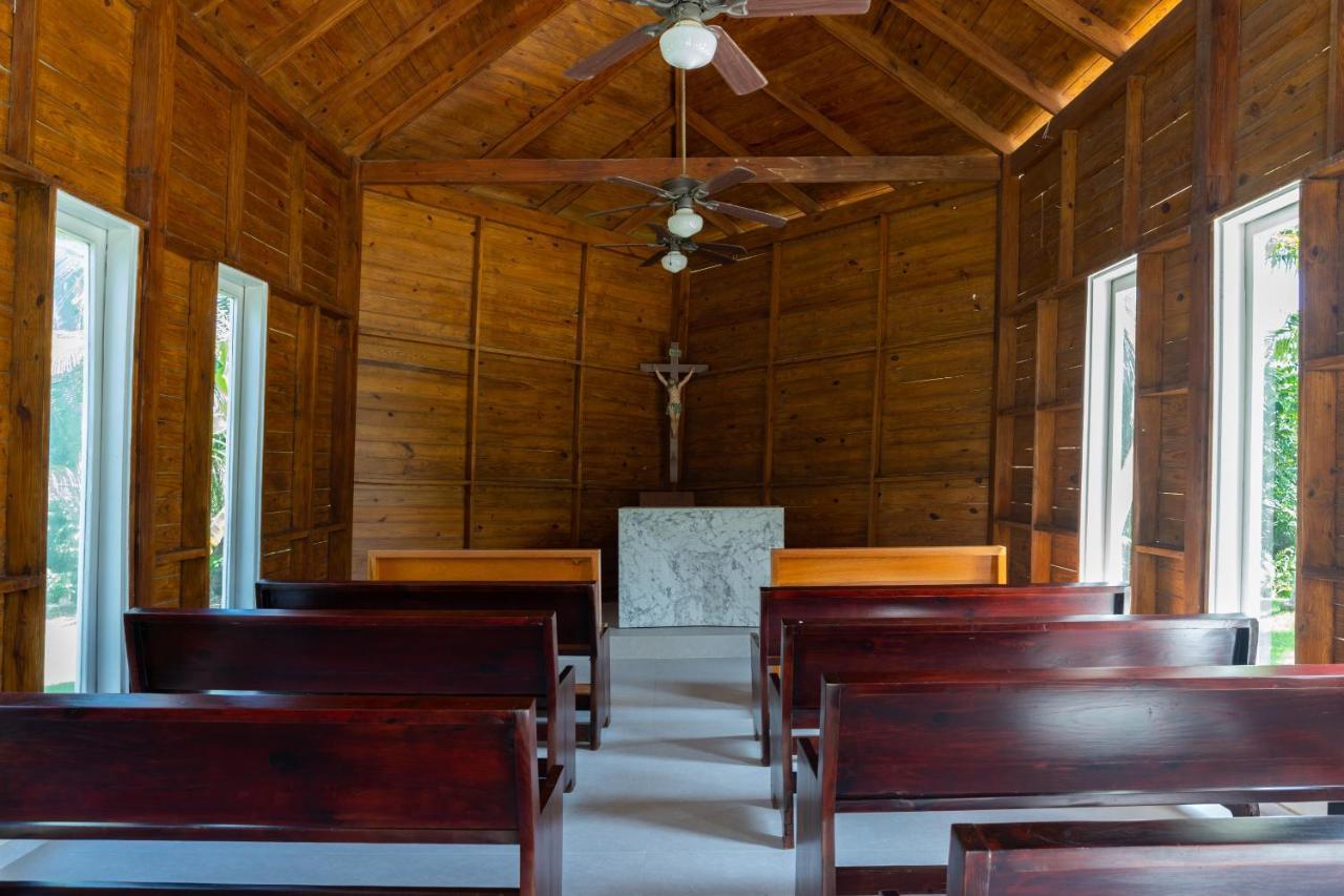 คาริบ ดีลักซ์ ปรินเซส - ออล อินครูซีฟ Hotel ปุนตากานา ภายนอก รูปภาพ Interior of the chapel