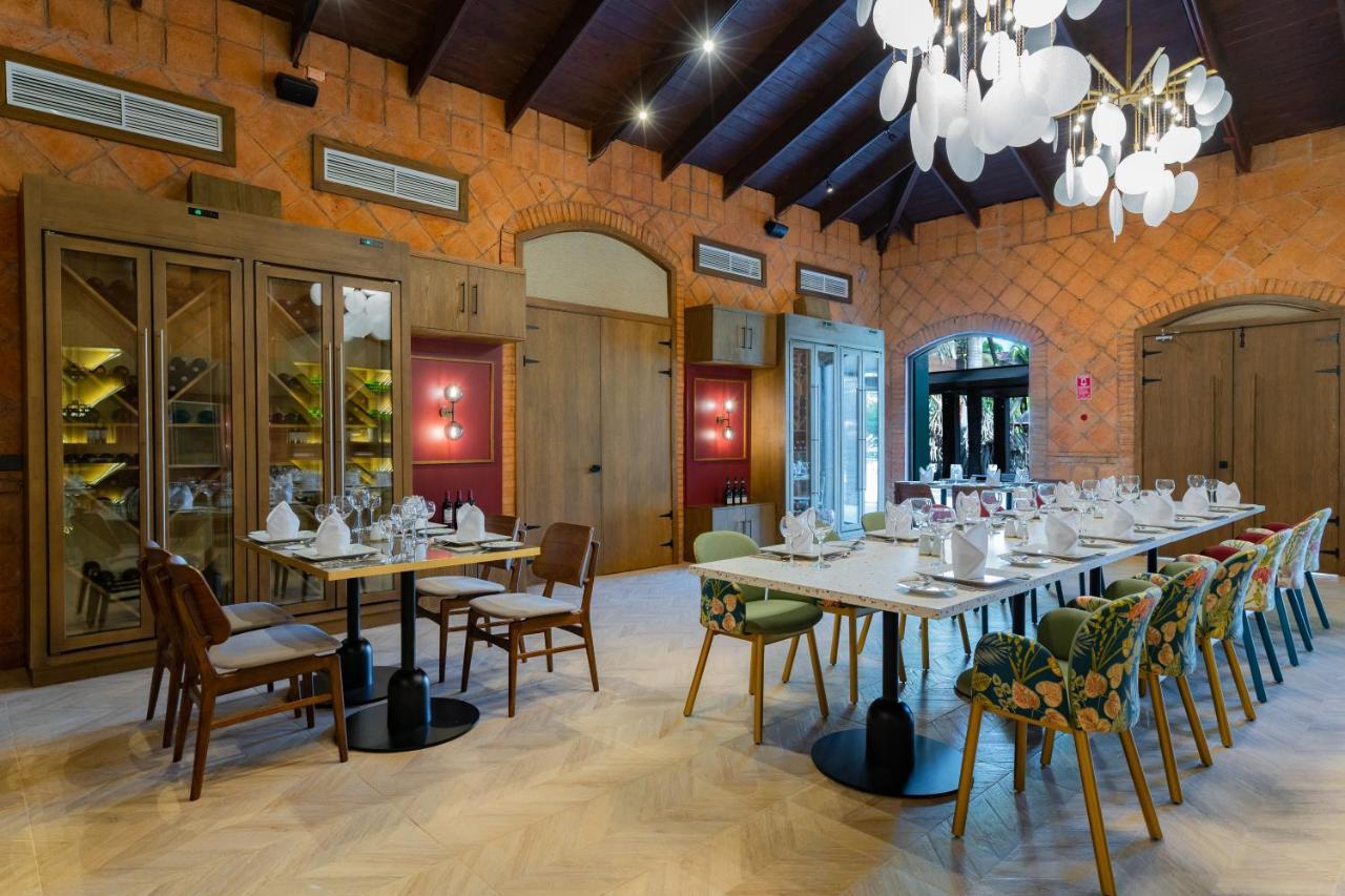 คาริบ ดีลักซ์ ปรินเซส - ออล อินครูซีฟ Hotel ปุนตากานา ภายนอก รูปภาพ Restaurant interior