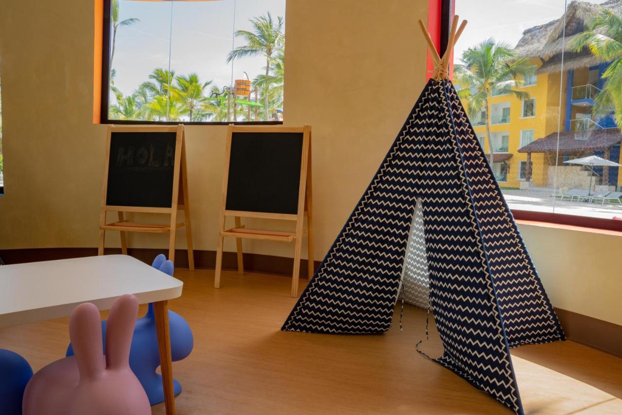คาริบ ดีลักซ์ ปรินเซส - ออล อินครูซีฟ Hotel ปุนตากานา ภายนอก รูปภาพ A teepee in a children's playroom