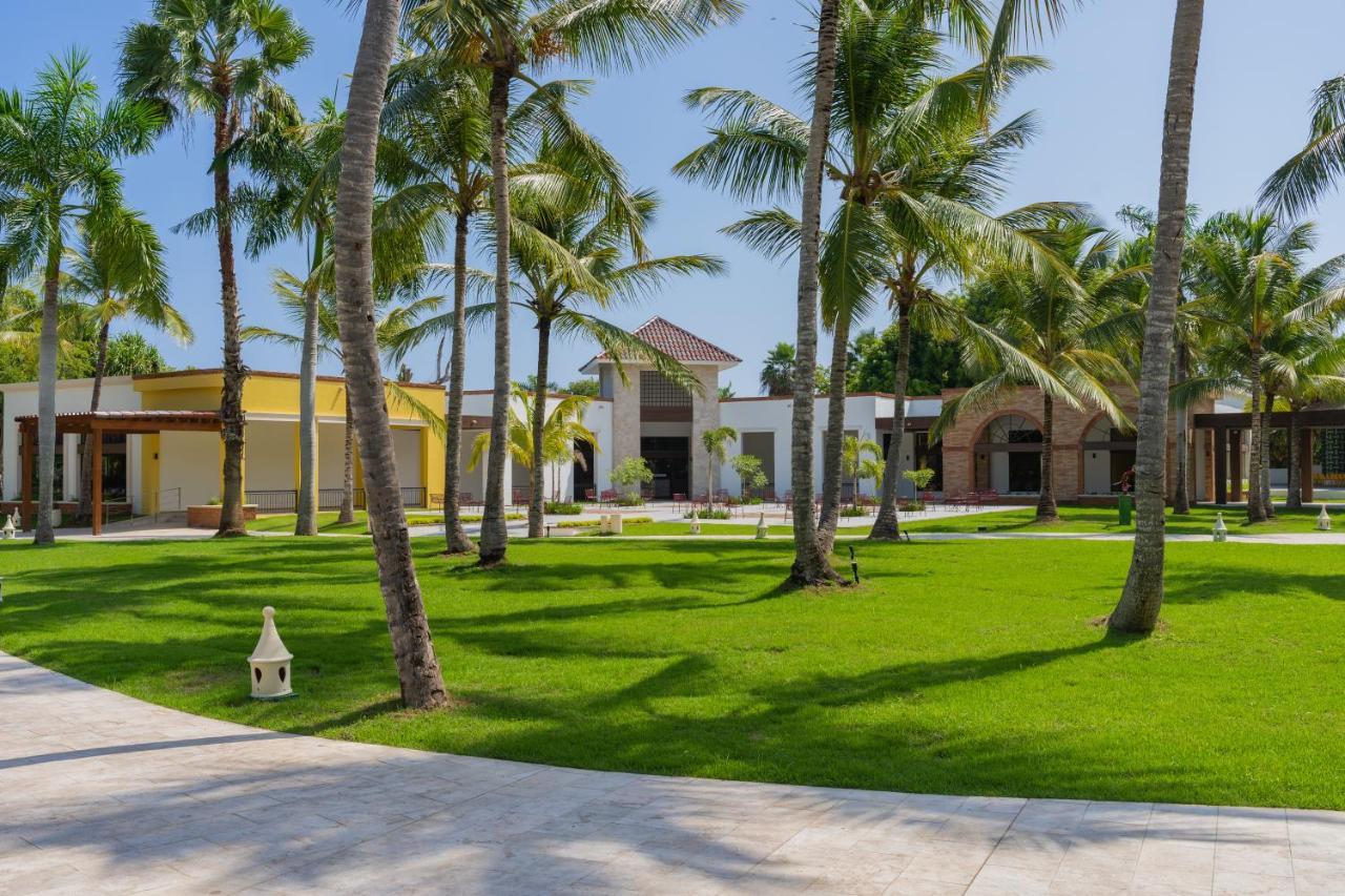 คาริบ ดีลักซ์ ปรินเซส - ออล อินครูซีฟ Hotel ปุนตากานา ภายนอก รูปภาพ The resort's grounds