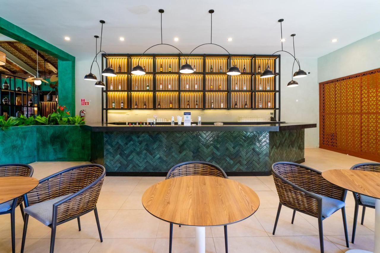 คาริบ ดีลักซ์ ปรินเซส - ออล อินครูซีฟ Hotel ปุนตากานา ภายนอก รูปภาพ The bar at the clubhouse
