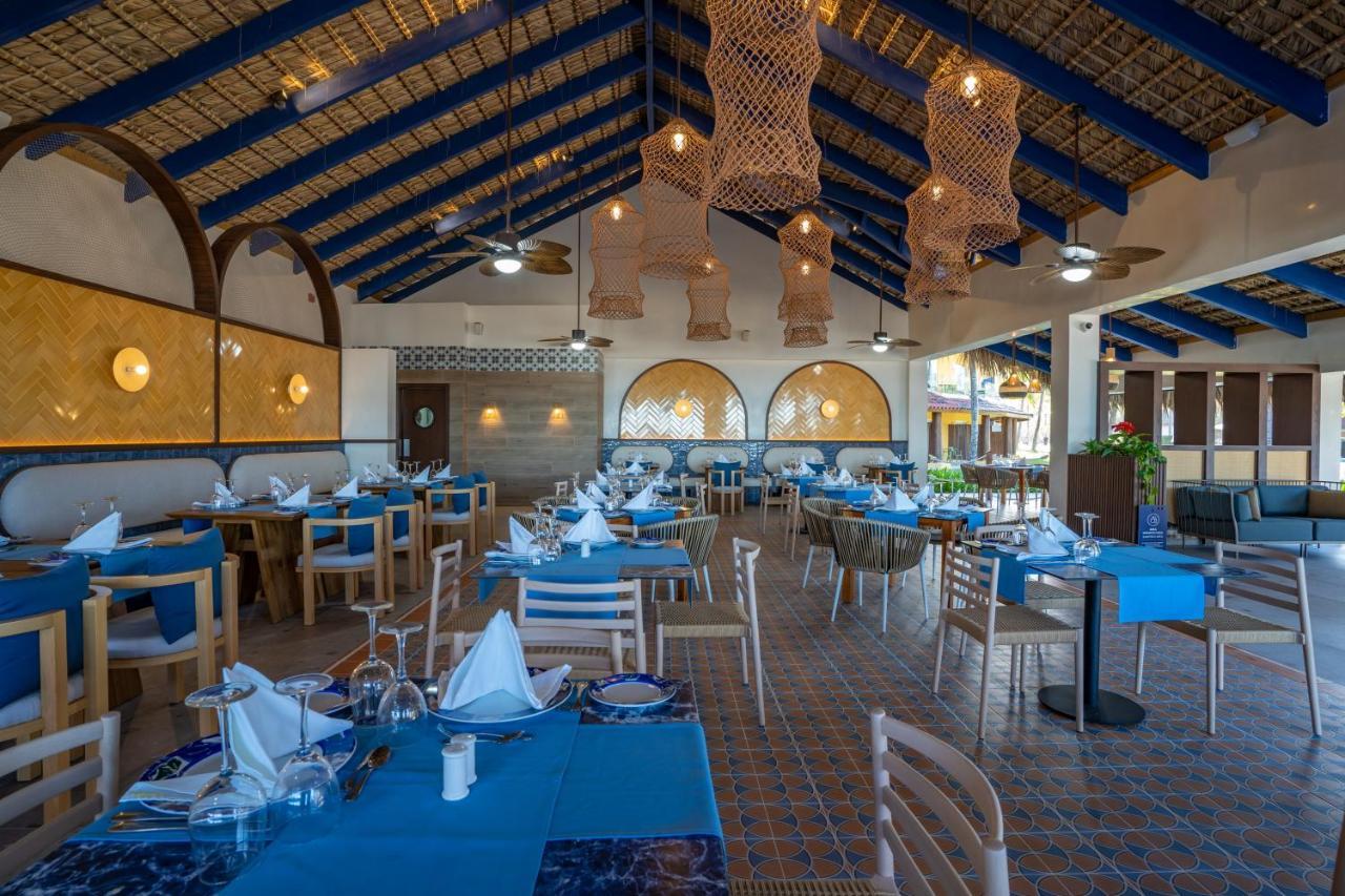 คาริบ ดีลักซ์ ปรินเซส - ออล อินครูซีฟ Hotel ปุนตากานา ภายนอก รูปภาพ Restaurant at the resort