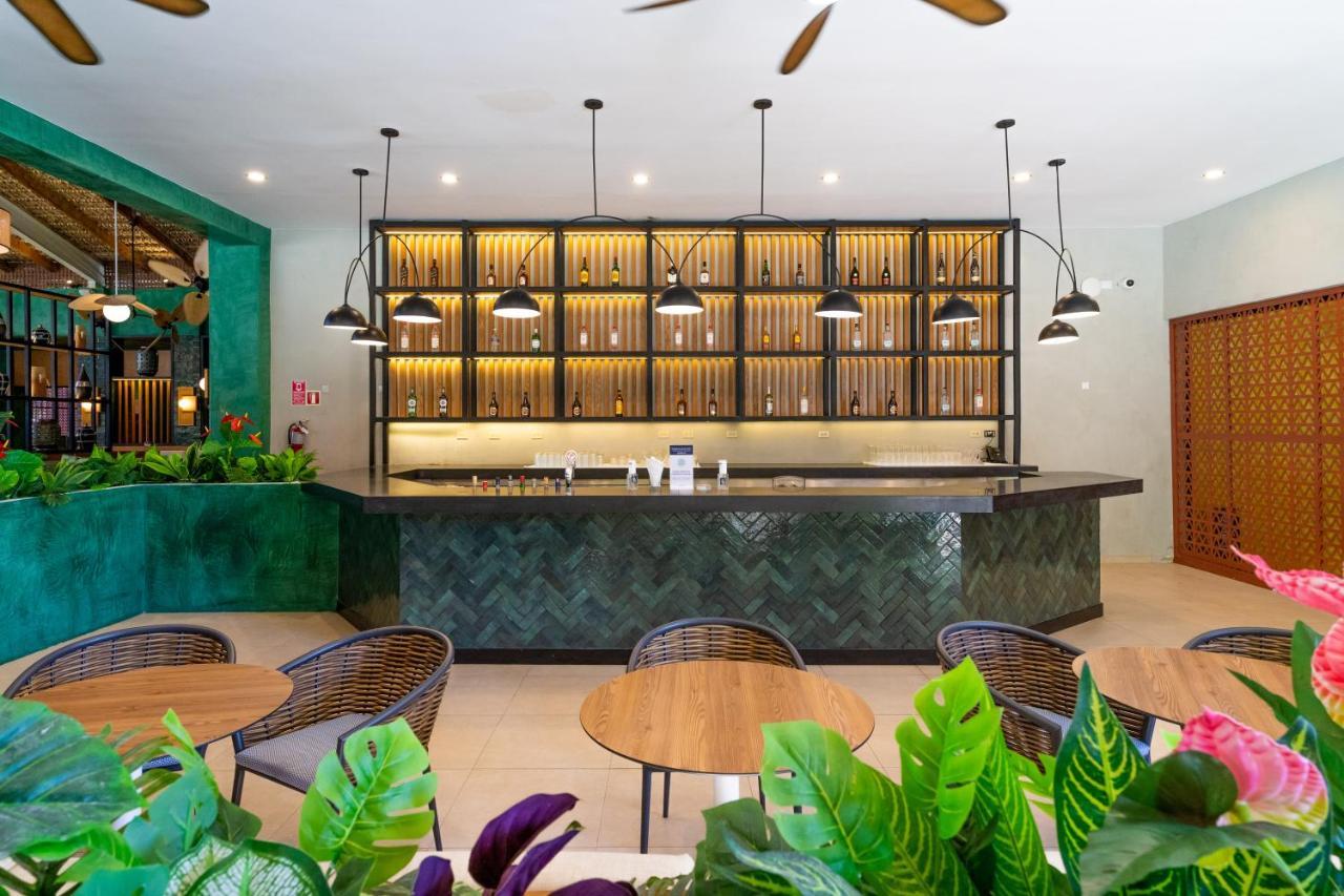 คาริบ ดีลักซ์ ปรินเซส - ออล อินครูซีฟ Hotel ปุนตากานา ภายนอก รูปภาพ The bar at the hotel