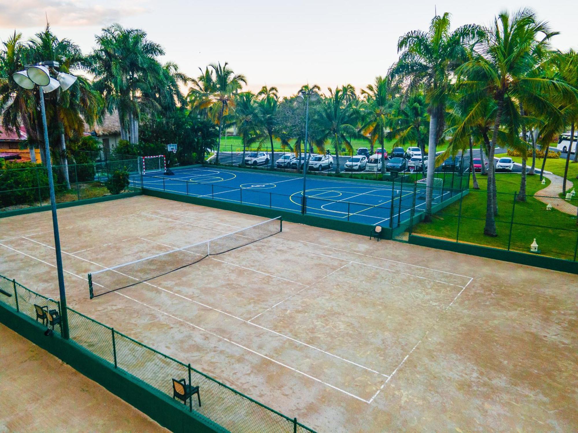 คาริบ ดีลักซ์ ปรินเซส - ออล อินครูซีฟ Hotel ปุนตากานา ภายนอก รูปภาพ Tennis courts at the Boca Raton Resort